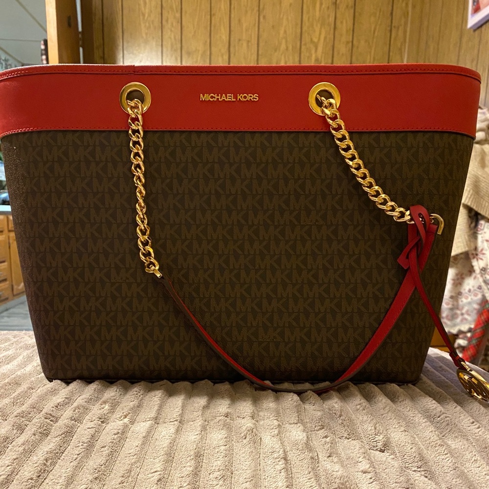 Michael kors large purse - Picture 2 of 2